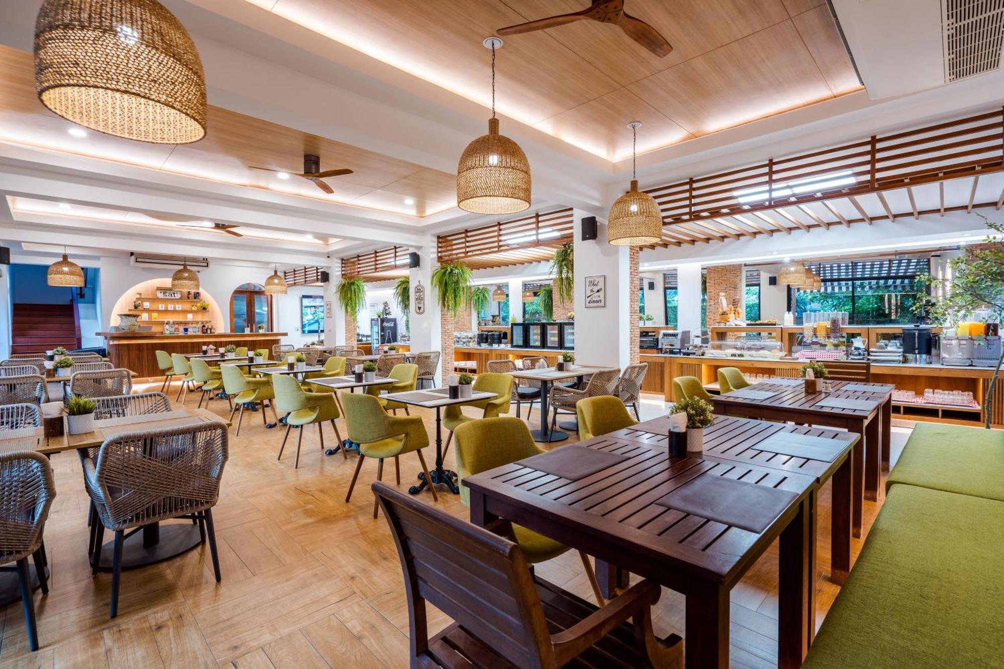 Ayrest Hua Hin Hotel Bagian luar foto