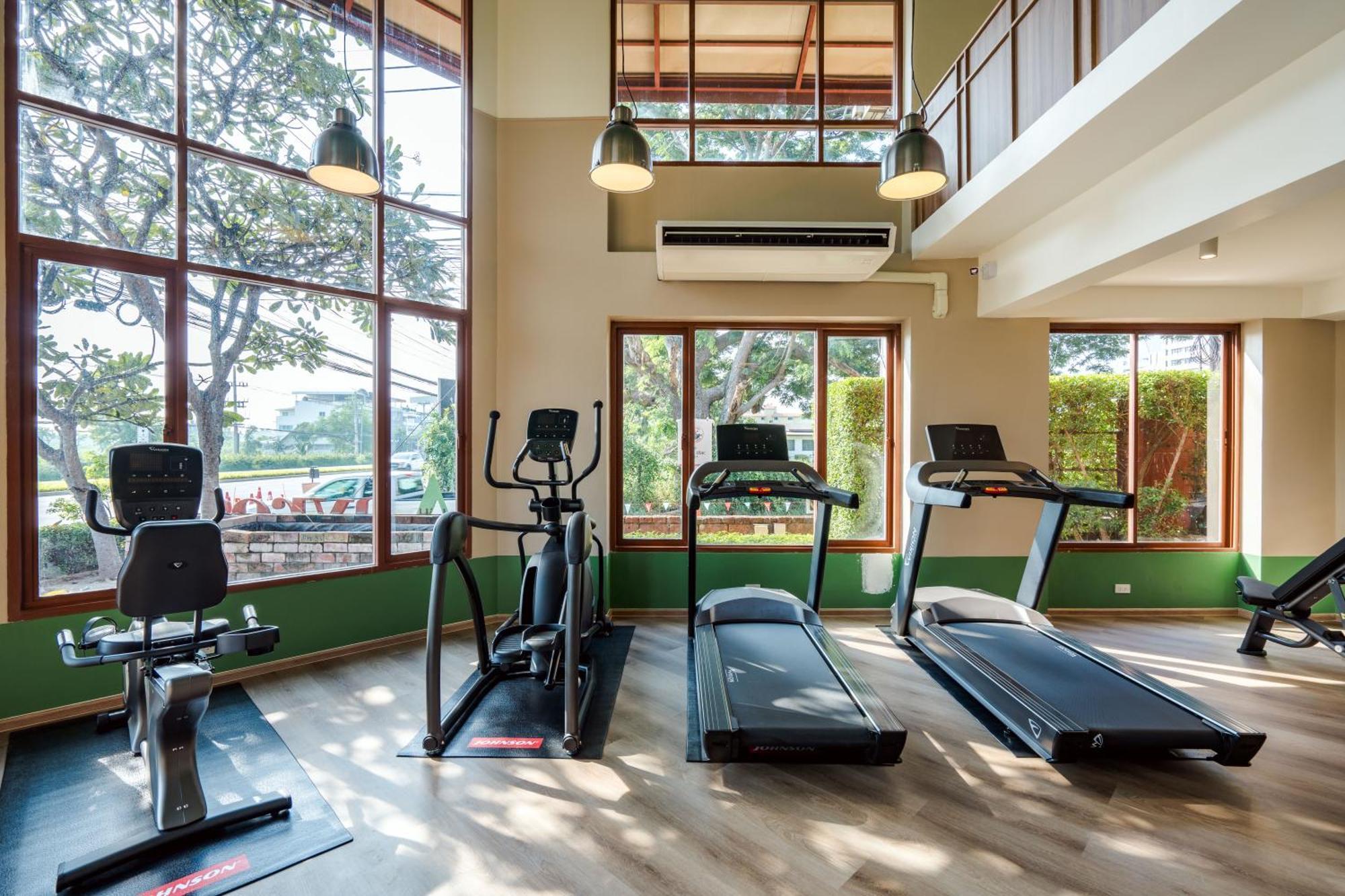 Ayrest Hua Hin Hotel Bagian luar foto