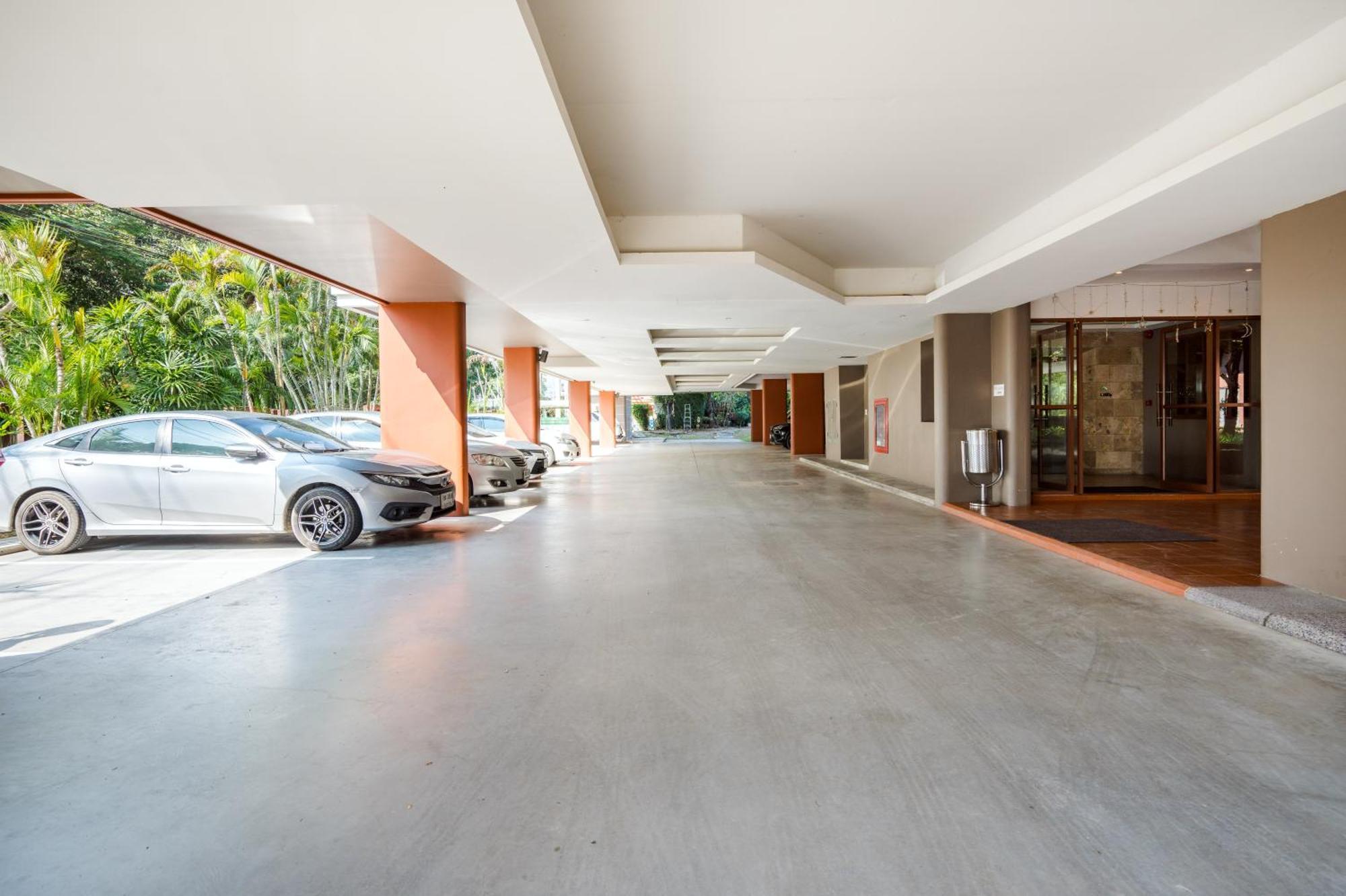 Ayrest Hua Hin Hotel Bagian luar foto