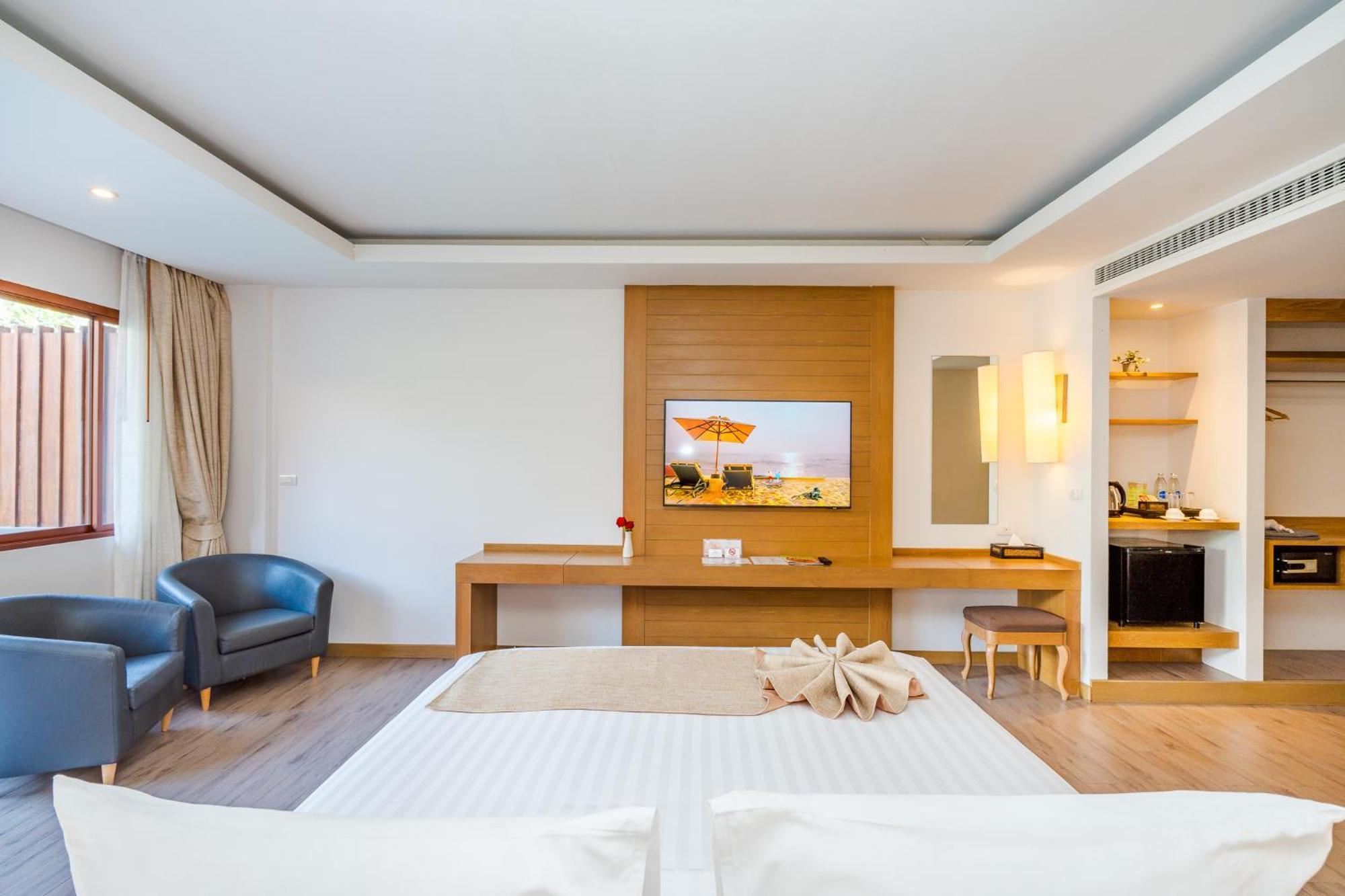 Ayrest Hua Hin Hotel Bagian luar foto
