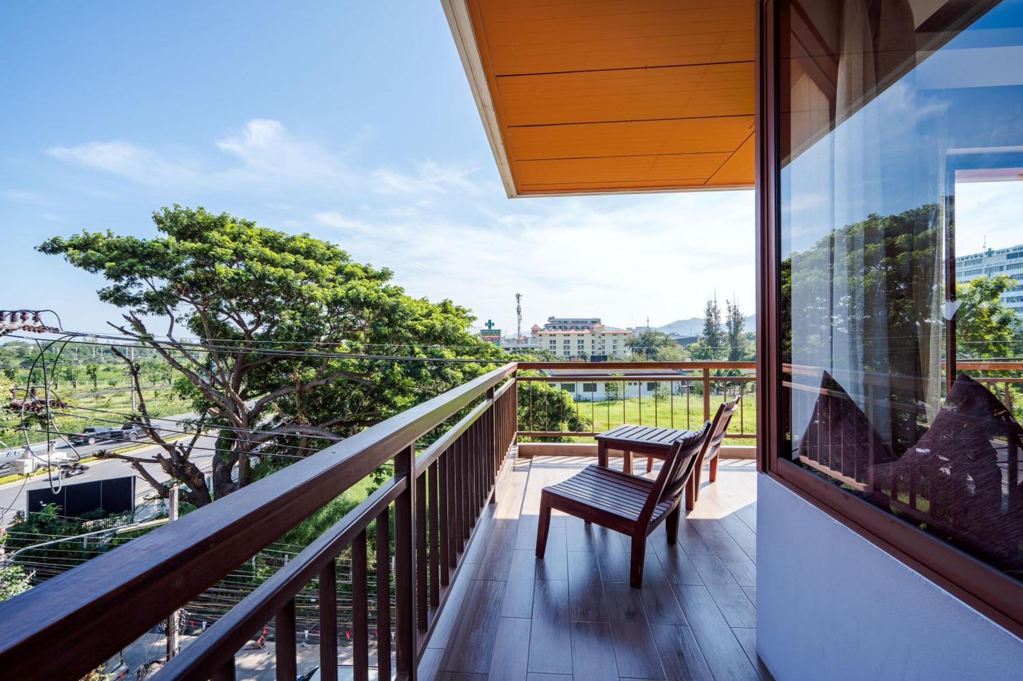Ayrest Hua Hin Hotel Bagian luar foto