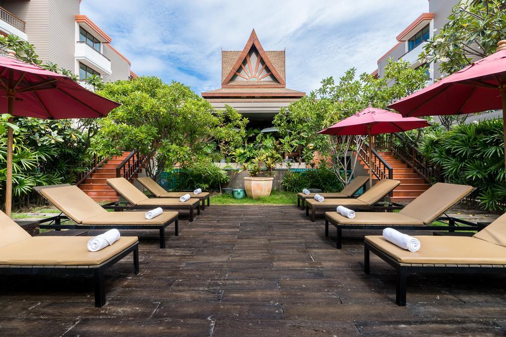 Ayrest Hua Hin Hotel Bagian luar foto